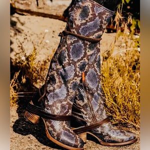 Free Bird rare blue snakeskin “Coal” boots size 8